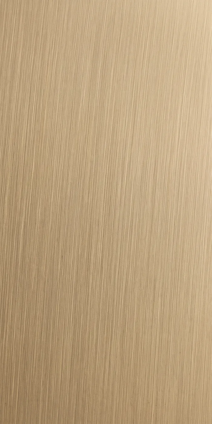 Makroaufnahme einer gebürsteten Messing-Oberfläche aus der Materialberatung